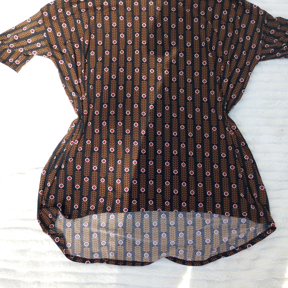 LuLaRoe Brown and Black Patterned Short Sleeve Tee